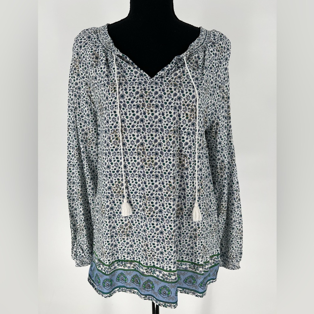 BEACH LUNCH LOUNGE NWOT  WHITE BLOUSE/COVER UP  BLUE FLOWERS‎ SLIPS ON,
